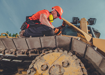 Машинист бульдозера